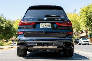 BMW X7 M50i 2021 usado premium, motor V8 biturbo de 523 hp, tracción en las cuatro ruedas. - Product Image 3