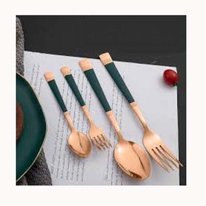 Ensemble de couverts en acier inoxydable finition or vert sarcelle poignée créative design fabuleux pour salade de riz café et pâtes - Product Image 1