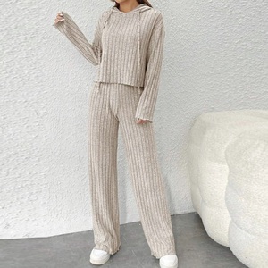202 personnalisé nouveau Design femmes 2 pièces ensemble vêtements d'extérieur coton Polyester en gros pas cher prix femmes survêtement - Product Image 2