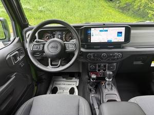 MÁS VENDIDO 22025 JE-EP GLA-DIA-TOR WILLYS 4X4 PLUS TRANSMISIÓN AUTOMÁTICA ASIENTO DE CUERO - Product Image 5