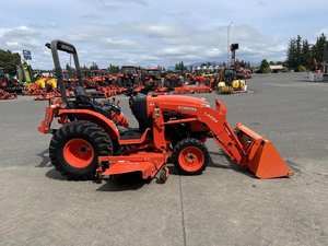 Tractor B2650HSD 2014 - Tractor Compacto Diésel para Aplicaciones Versátiles - Product Image 3