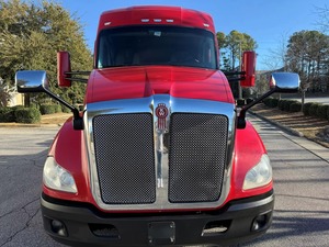 Camión Tractor Diésel 6x4 de Servicio Pesado, Camión con Cabina Semi-Dormitorio, Vehículo de Transporte de Carga para Logística Comercial, Conducción por la Izquierda - Product Image 3