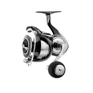 Nuevo Carrete de Pesca Giratorio Grande DAIWA Certate SW 6000-XH, Arrastre Máximo de 15 kg, Relación de Engranajes 6.2:1 - Product Image 1