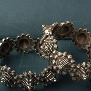 Conjunto de pulseras oxidadas para mujer, joyería de diseño de esmalte de plata alemán, ropa de fiesta, estilo elegante, joyería de moda - Product Image 1