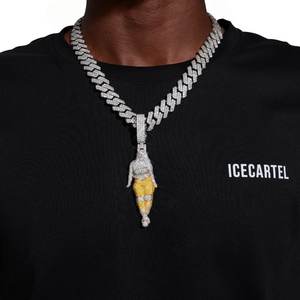 Pendentif logo personnalisé GODDESS en or 14 carats avec moissanite et breloques diamant - Product Image 1