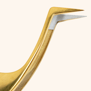 Pince à épiler à extension de cils et de sourcils en acier inoxydable de qualité supérieure Finition noire Conception élégante à pointe inclinée - Product Image 5