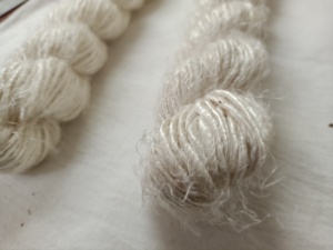 เส้นด้ายไหมกล้วยสีขาวธรรมชาติทำเองใน100กรัม Skeins เหมาะสำหรับการย้อมสีเหมาะสำหรับการใช้งานโดยศิลปินสิ่งทอและเส้นใย - Product Image 3