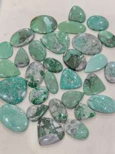 Colgante de jaspe de variscita Natural de grado AAA, forma mixta, cristal verde, diseño de piedras preciosas, venta al por mayor, lote de piedras preciosas sueltas - Product Image 3