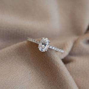 D Couleur VVS1 Bague Moissanite en argent de haute qualité Conception de bijoux ovales et ronds - Product Image 4