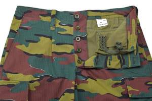 Pantalones de Camuflaje Multiterreno Resistentes para Hombre con Bolsillos de Carga Grandes, Cierre de Botones y Costuras Reforzadas - Product Image 3