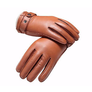 Guantes de cuero de diseño moderno que ofrecen un ajuste cómodo y un agarre fuerte para uso casual. - Product Image 1