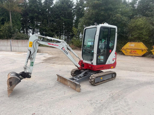 Excelente Miniexcavadora Takeuchi TB2150R con Bomba Hidráulica KYB, Motor y Bomba de Alto Momento de Carga, Cabina Silenciosa, 4 Palancas de Control Piloto - Product Image 1