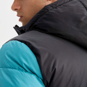 Chaquetas acolchadas para hombre con logotipo de impresión personalizado OEM con cuello levantado, nuevo estilo, diseño superior a la venta, colocación frontal del logotipo - Product Image 3