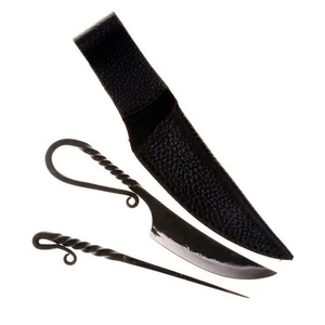 Couteau de cuisine en acier inoxydable à haute teneur en carbone forgé à la main, design médiéval antique, couvercle protégé à bord dentelé-pour le camping - Product Image 1