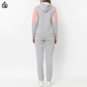 Conjunto de chándal Jogger de 2 piezas para Otoño e Invierno para mujer, chándal de manga larga con capucha, chándal de talla grande para la calle con logotipo personalizado - Product Image 3
