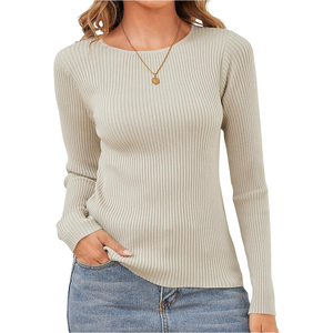 Suéter de cuello redondo transpirable de corte clásico para mujer, manga larga, algodón supersuave, cuello redondo sostenible, logotipo frontal, estilo informal de invierno - Product Image 1