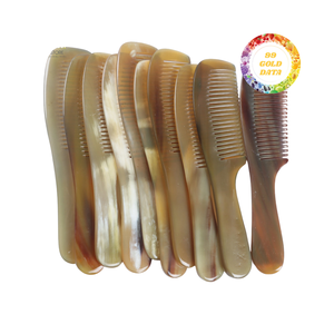 Peine de cuerno de buena calidad con acabado hecho a mano: cada pieza de cuerno de búfalo presenta remolinos y sombras naturales - Product Image 6