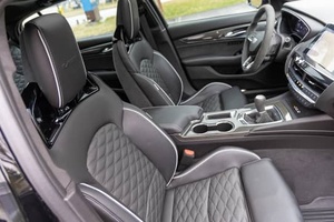 CADI-LLAC CT5-V BLACKWING 2023 IMPECABLE, Volante a la Izquierda/Derecha, Transmisión Manual de 6 Velocidades, Motor V8 Supercargado de 668 HP, Listo para Enviar - Product Image 5