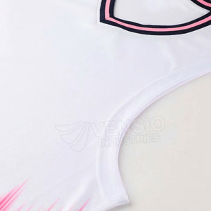 Tenue de basketball au design unique, séchage rapide, respirante, confortable, 100 % polyester, couleurs et logo personnalisables - Product Image 3