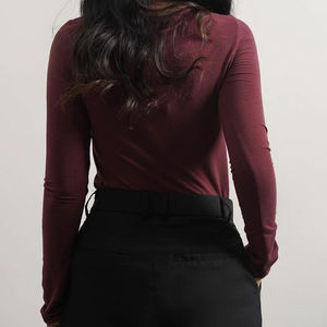 2025 recién llegado cuello en V ajuste Regular ligero hecho a medida gimnasio y Jogging desgaste verano manga larga color sólido camiseta para mujer - Product Image 5