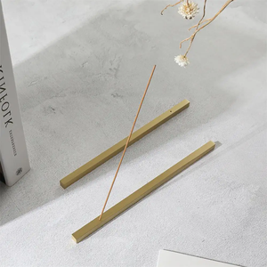 Amplia gama de vajilla de decoración interior de color dorado de latón macizo de primera calidad, soporte de incienso de diseño moderno al mejor precio - Product Image 1