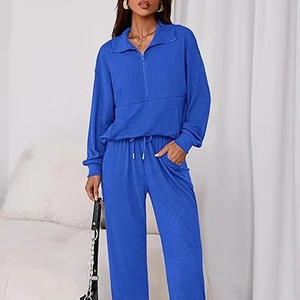 ชุดกันหนาวแบบมีฮู้ดและกางเกงจ็อกเกอร์สำหรับผู้หญิงชุดกันเหงื่อแบบคลาสสิกสวมใส่ในฤดูหนาว - Product Image 1