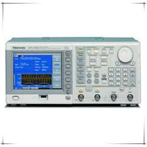 Générateur de fonctions/formes d'onde Tektronix AFG3021 d'occasion, 25 MHz, 2 canaux, axé sur les formes d'onde sinusoïdales - Product Image 1