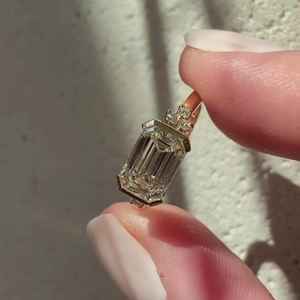 Anillo Apilable de Oro de 14K con Diamante Cultivado en Laboratorio de Corte Esmeralda de 1.01CT, Brillante, Ideal para Regalo de Compromiso o Fiesta, Joyería para Novia - Product Image 2