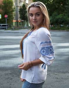 Entusiasta creativa única colección exclusiva bordada Casual verano Mujer blusa antiguos símbolos ucranianos 100% algodón - Product Image 2