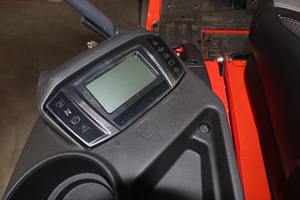 Tondeuse autoportée Kubota ZD1211-3-60 à rayon de braquage zéro en promotion |   Moteur diesel de 24,8 CV |   Plateau de coupe de 60 pouces |   Tondeuse à gazon commerciale - Product Image 2