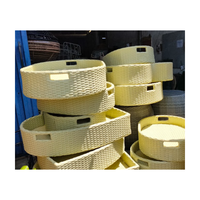 Plateaux flottants pour la détente, parfaits pour les fêtes à la piscine et le repos: rotin et plastique/Collection de plateaux flottants