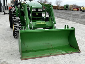 รถแทรกเตอร์จอห์นเดียร์ 5090E ขนาด 90-175 แรงม้า พร้อมส่ง  แบบขับเคลื่อน 4 ล้อ สำหรับการเกษตรขนาดเล็ก  ใช้งานได้หลากหลาย - Product Image 4