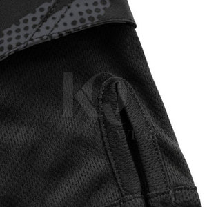 Shorts MMA Solides Haute Performance pour Hommes avec Coupe Extensible, Design Écologique Léger et Respirant pour l'Entraînement et les Compétitions - Product Image 6