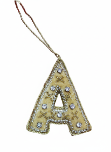 Adornos Navideños de Alfabeto Dorado Zardosi Hechos a Mano, Letra Inicial de Terciopelo con Cuentas, Decoración Colgante Personalizada para Bodas - Product Image 2