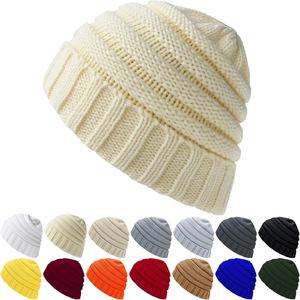 Gorros de lana unisex acrílicos con logotipo de letras Jacquard personalizados, gorro de punto negro de Color sólido al por mayor - Product Image 1