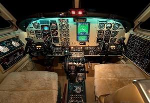 เครื่องบินบีชคราฟท์ คิงแอร์ เอฟ90 ปี 1981 มือสอง สภาพดี นำเข้าจากสหรัฐอเมริกา - Product Image 2