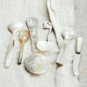 ตกแต่งสไตล์สัตว์ที่เป็นเอกลักษณ์เครื่องใช้บนโต๊ะอาหารช้อนเขาวัวควายขัดเงาธรรมชาติสำหรับตกแต่งโต๊ะในร้านอาหาร - Product Image 1