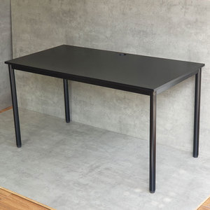 Escritorio moderno para ordenador de madera de caucho con patas de hierro 140x70cm Fácil montaje OMA HBOM004 - Product Image 3