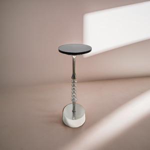 Table d'appoint de bar en aluminium au design moderne - Product Image 3