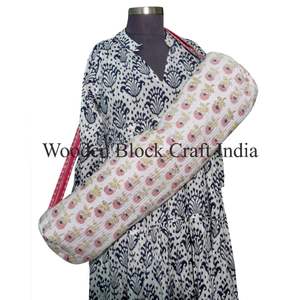 Sac de sport en coton bohème écologique fait à la main avec motif floral, support de rangement pour tapis de yoga, sac de sport avec design pliable pour la salle de sport et le yoga - Product Image 4