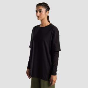 T-shirt de sport modeste (noir) pour femme par GymArmour du Pakistan - Product Image 3