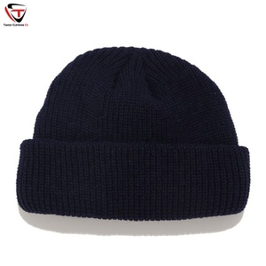 Bonnet de luxe à motif personnalisé pour adultes Bonnet d'hiver en tricot de haute qualité avec impression numérique vierge pour logo - Product Image 6
