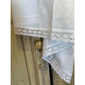 Camisón de Algodón Blanco con Encaje - Prenda Interior Cómoda y Elegante - Product Image 3