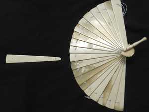 Pendientes colgantes con lentejuelas y cuentas con temática de águila hechos a medida para diseñadores de joyería y tiendas de accesorios - Product Image 6