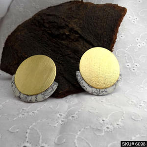 Pendientes de piedras preciosas de declaración chapados en oro Hermosos tachuelas grandes con ajuste de bisel Joyería de latón de moda para - Product Image 2