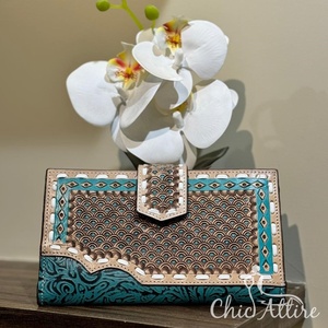 กระเป๋าสตางค์หนังสไตล์ตะวันตกเคสโทรศัพท์หนังแกะด้วยมือสีเทอร์ควอยซ์มีสไตล์กระเป๋าสตางค์ดีไซน์ใหม่ใช้งานได้หลากหลาย - Product Image 1