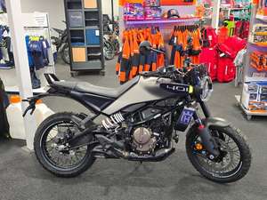 Motocicleta Svartpilen 125cc de calidad - Product Image 4