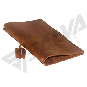 Funda de Cuero Genuino Marrón Salva, con Grabado en Relieve, Hecha a Mano, para Cuaderno A4 - Product Image 3