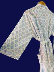 Robe kimono en coton bleu à fleurs, 100% coton avec ceinture rayée, fournisseur en gros pour les spas, hôtels et resorts aux États-Unis, au Royaume-Uni et en Australie - Product Image 3