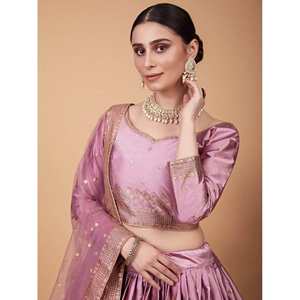 Magnifique Lehenga Choli de mariage en soie brodée rose, semi-cousu, taille personnalisée - Product Image 4